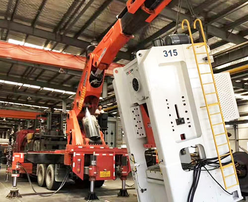 金华婺城附近随车吊出租，轻松解决运输难题